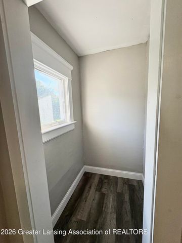 1232 W Michigan Avenue, Lansing, MI 48915