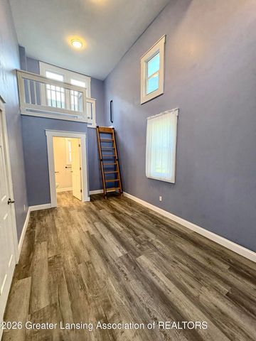 1232 W Michigan Avenue, Lansing, MI 48915