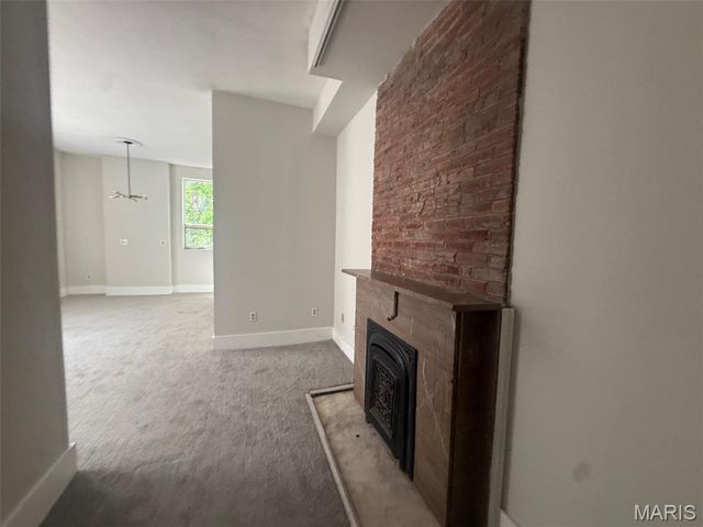 1725 Oregon Place, St Louis, MO 63104