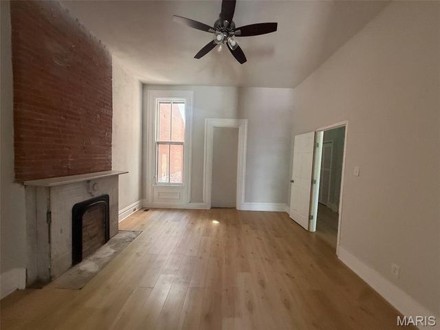1725 Oregon Place, St Louis, MO 63104