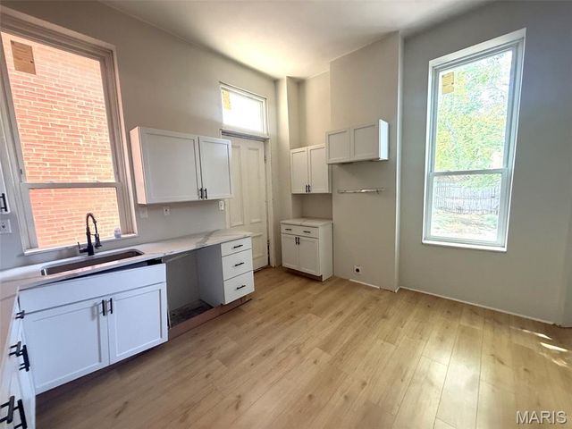 1725 Oregon Place, St Louis, MO 63104