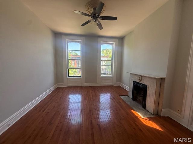 1725 Oregon Place, St Louis, MO 63104
