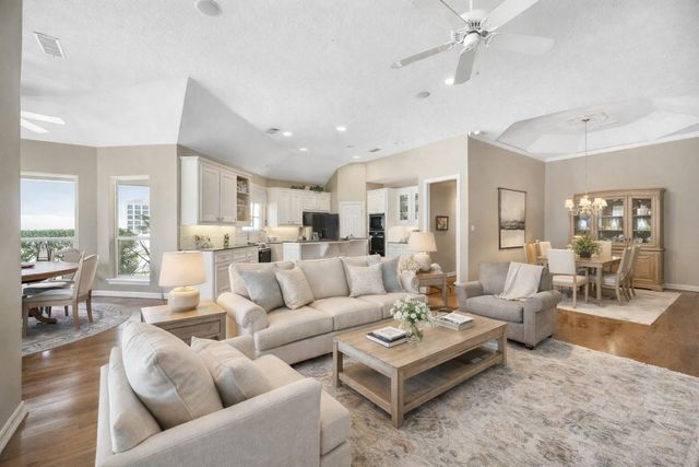 33 Winthrop Harbor Street N, Montgomery, TX 77356