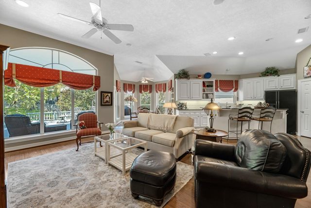 33 Winthrop Harbor Street N, Montgomery, TX 77356