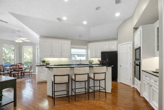 33 Winthrop Harbor Street N, Montgomery, TX 77356