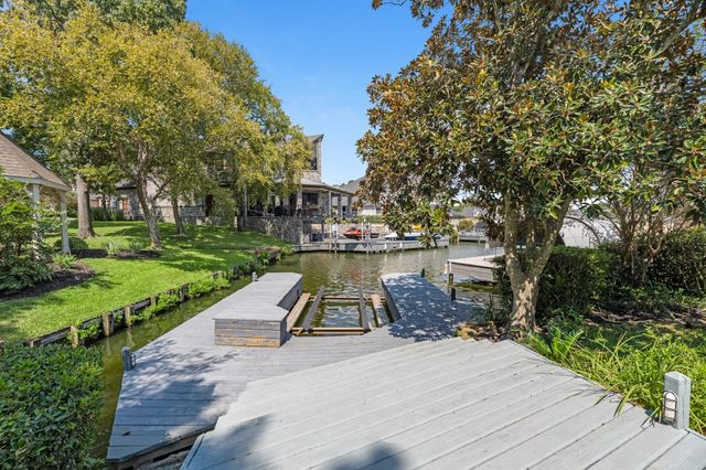 33 Winthrop Harbor Street N, Montgomery, TX 77356