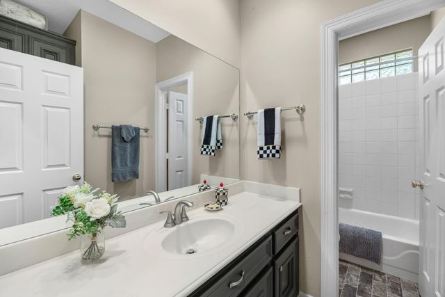 33 Winthrop Harbor Street N, Montgomery, TX 77356