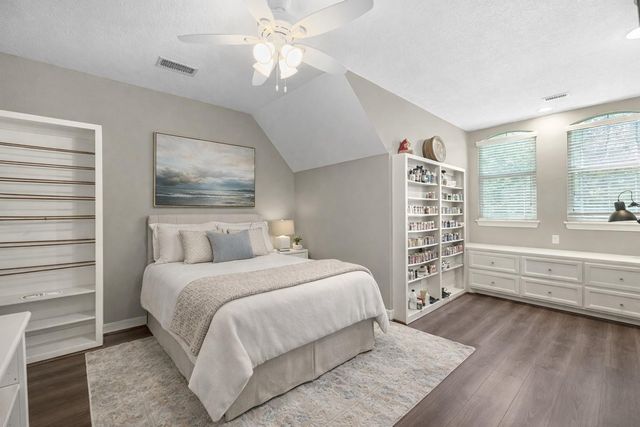 33 Winthrop Harbor Street N, Montgomery, TX 77356