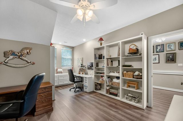 33 Winthrop Harbor Street N, Montgomery, TX 77356