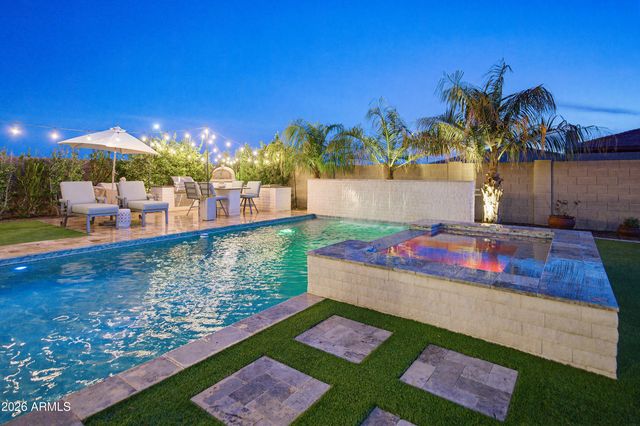 11705 W RED HAWK Drive, Peoria, AZ 85383