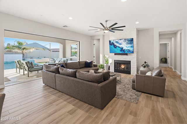 11705 W RED HAWK Drive, Peoria, AZ 85383