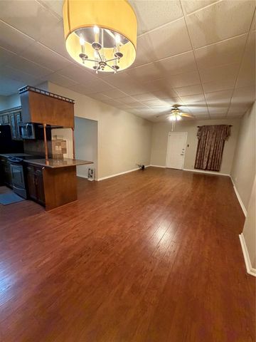 801 6th Street N 202, Texas City, TX 77590