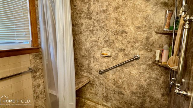 1200 N Dewey Street, Owosso, MI 48867