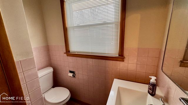 1200 N Dewey Street, Owosso, MI 48867