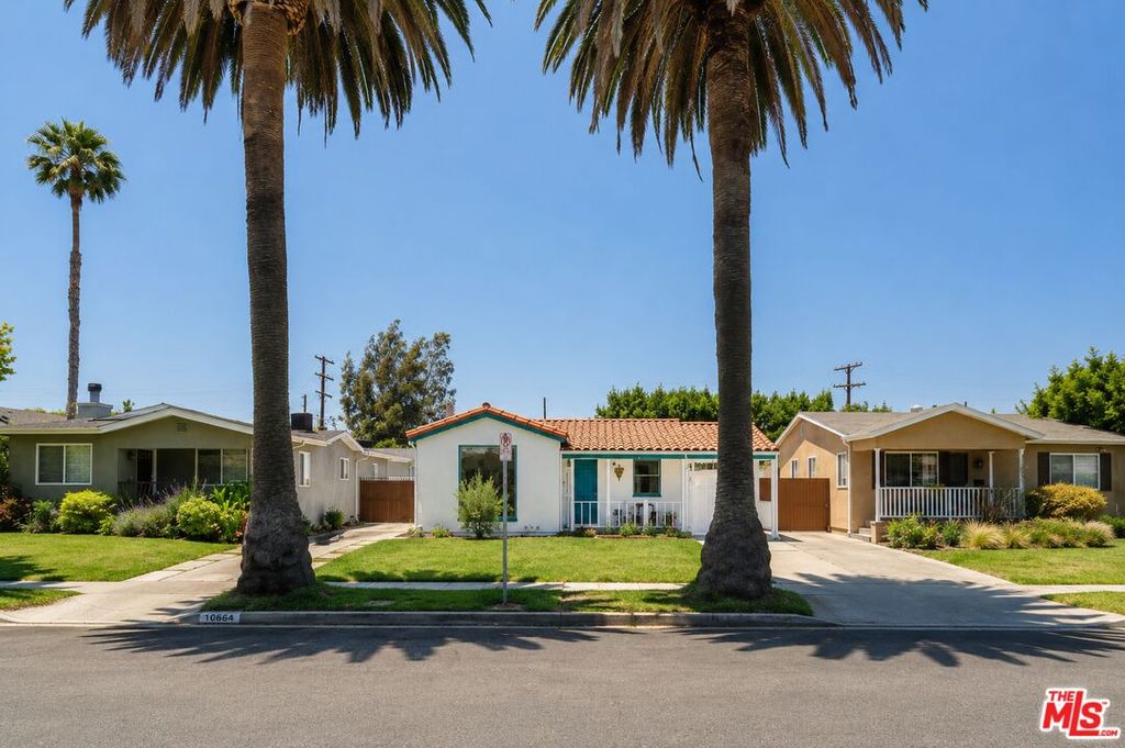 Image 1 of property listing at 1633 Ellsmere Ave, Los Angeles, CA 90019