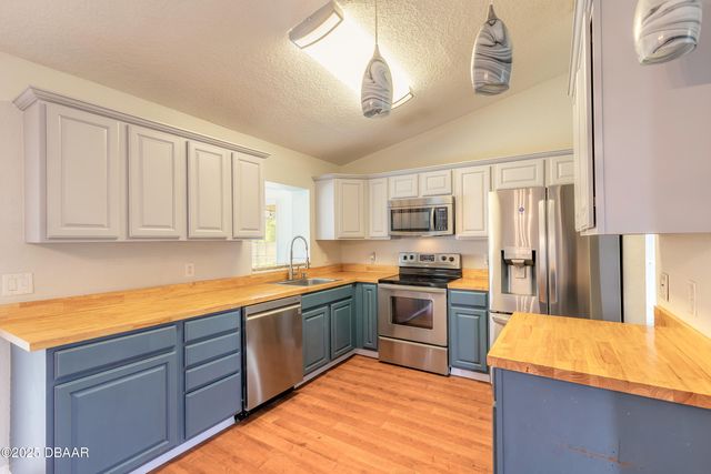 1599 Courtland Boulevard, Deltona, FL 32738