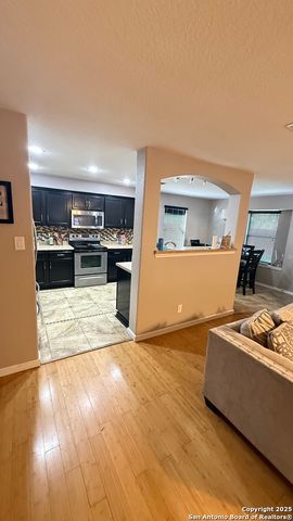 10239 Huisache Field, Helotes, TX 78023