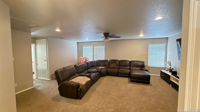 10239 Huisache Field, Helotes, TX 78023