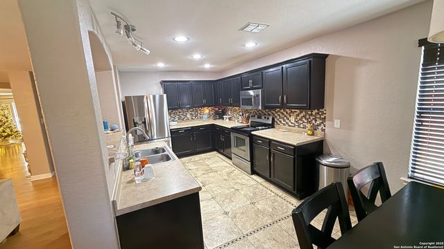 10239 Huisache Field, Helotes, TX 78023