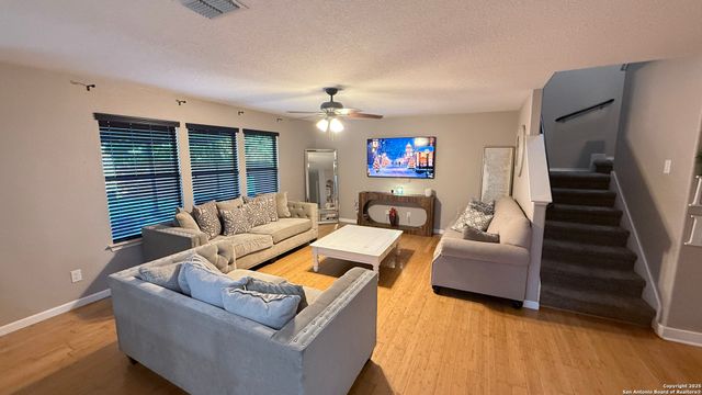 10239 Huisache Field, Helotes, TX 78023