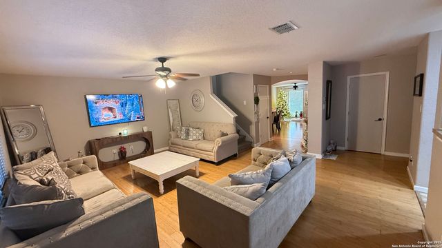 10239 Huisache Field, Helotes, TX 78023