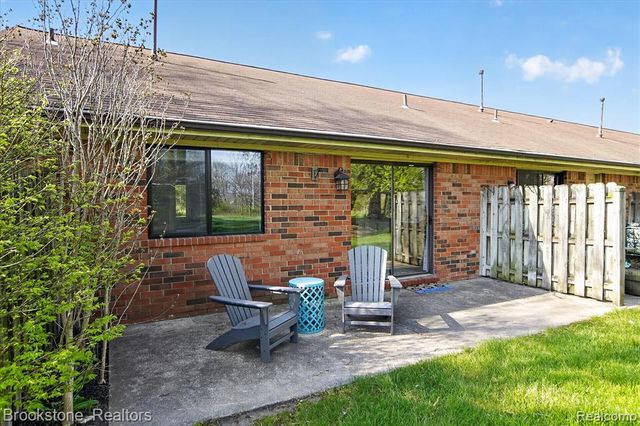 23056 Harrington Street, Clinton Township, MI 48036