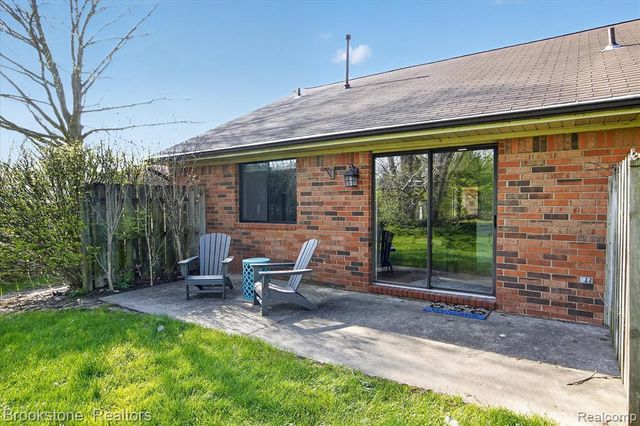23056 Harrington Street, Clinton Township, MI 48036