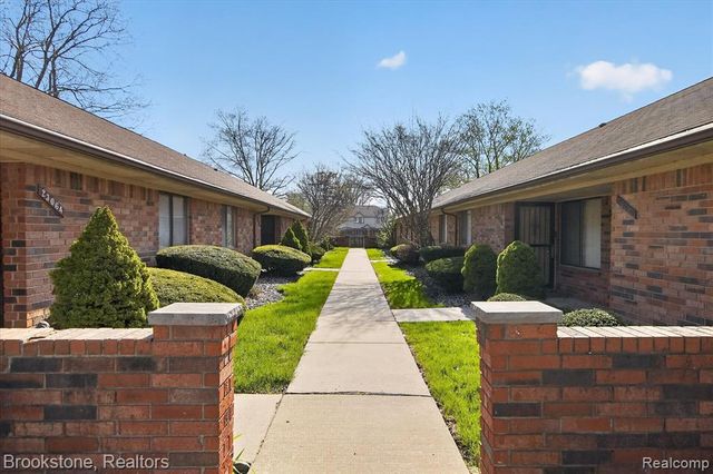 23056 Harrington Street, Clinton Township, MI 48036
