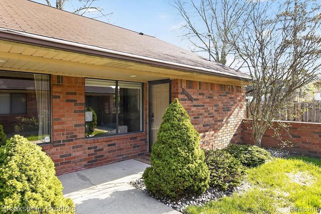 23056 Harrington Street, Clinton Township, MI 48036