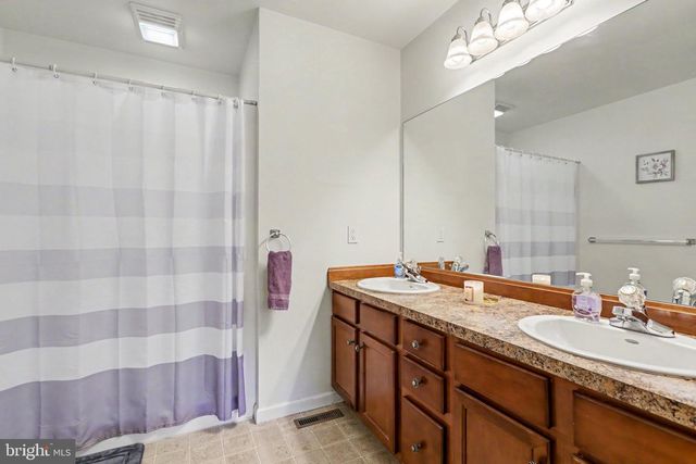 1212 OVERLOOK RD, Middletown, PA 17057