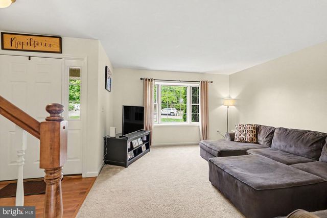 1212 OVERLOOK RD, Middletown, PA 17057