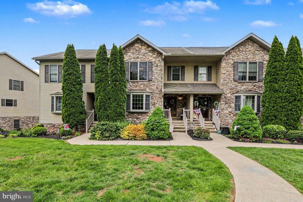 1212 OVERLOOK RD, Middletown, PA 17057