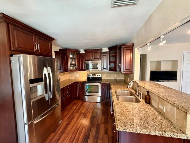 5210 4TH AVENUE N, St Petersburg, FL 33710
