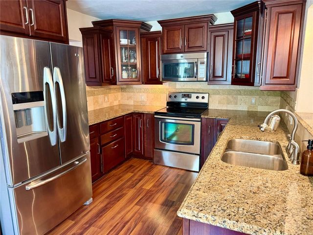 5210 4TH AVENUE N, St Petersburg, FL 33710
