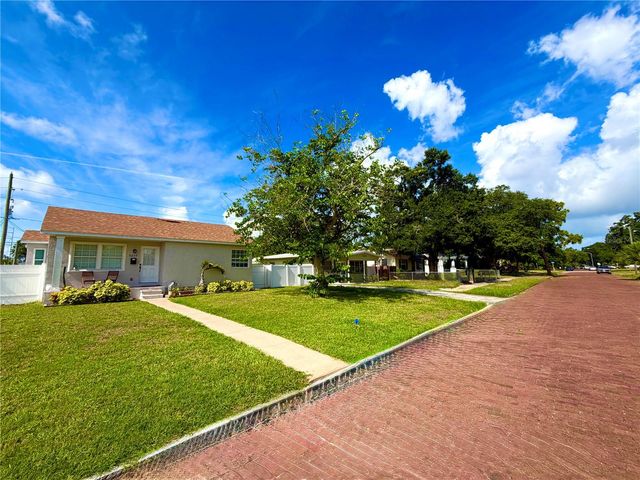 5210 4TH AVENUE N, St Petersburg, FL 33710