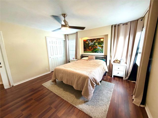 5210 4TH AVENUE N, St Petersburg, FL 33710