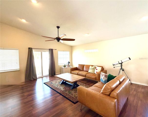 5210 4TH AVENUE N, St Petersburg, FL 33710