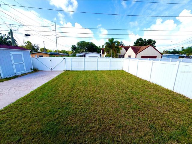 5210 4TH AVENUE N, St Petersburg, FL 33710