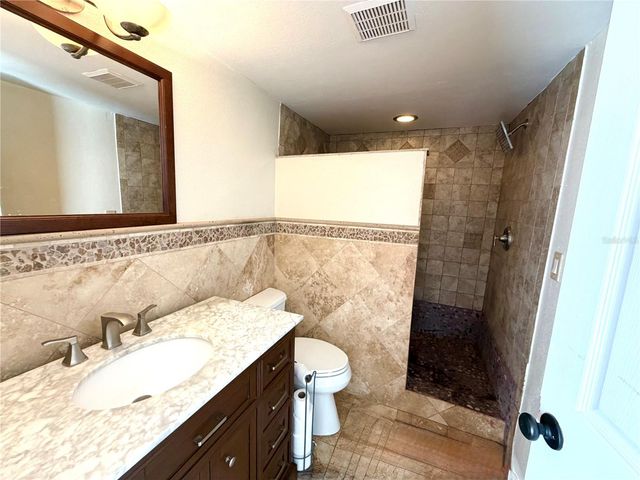 5210 4TH AVENUE N, St Petersburg, FL 33710