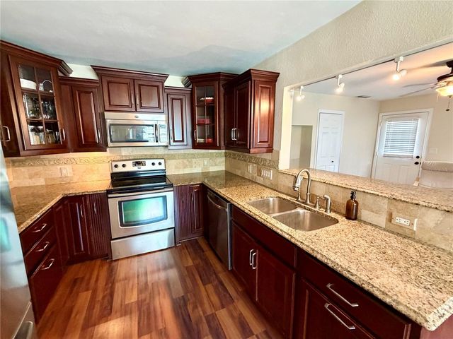5210 4TH AVENUE N, St Petersburg, FL 33710