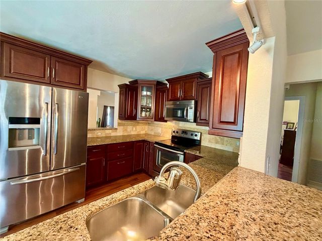 5210 4TH AVENUE N, St Petersburg, FL 33710