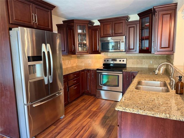 5210 4TH AVENUE N, St Petersburg, FL 33710