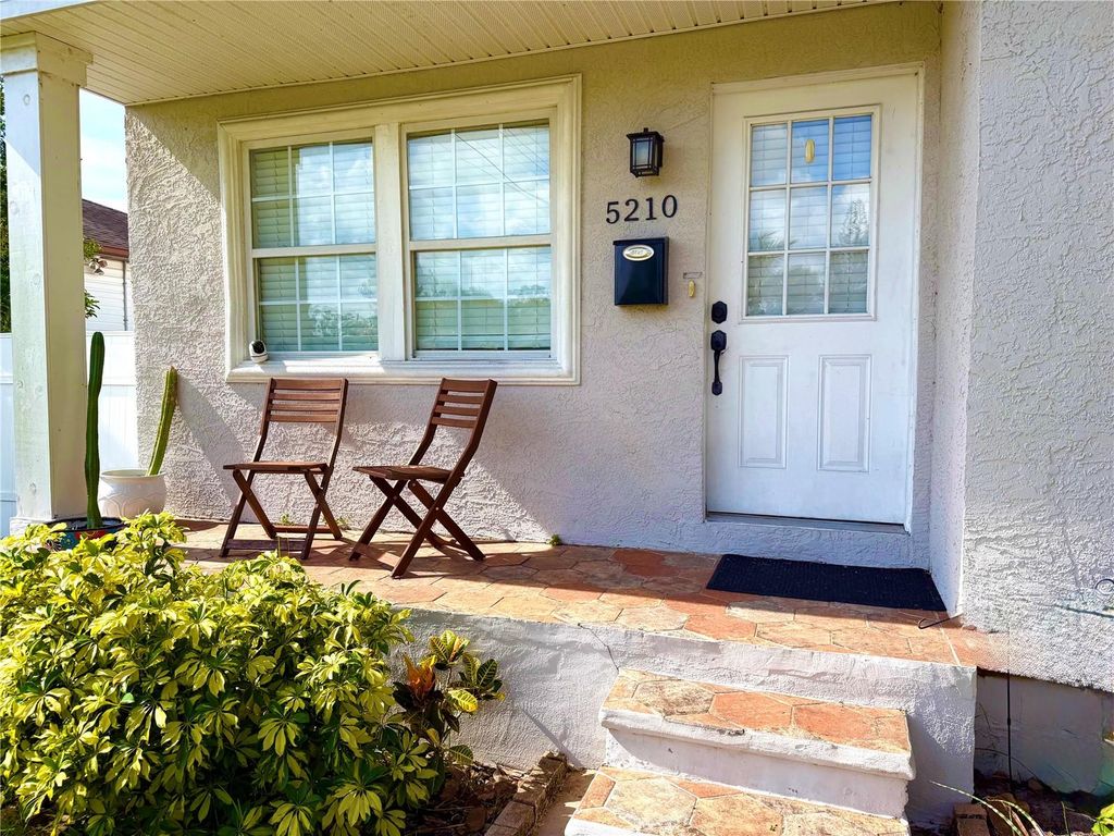 5210 4TH AVENUE N, St Petersburg, FL 33710