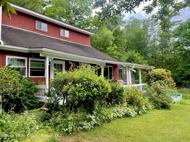 28 John Carle, Saugerties, NY 12477