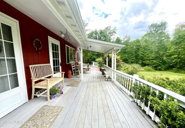 28 John Carle, Saugerties, NY 12477