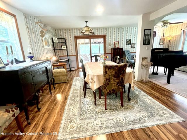 28 John Carle, Saugerties, NY 12477