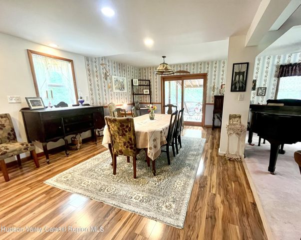 28 John Carle, Saugerties, NY 12477