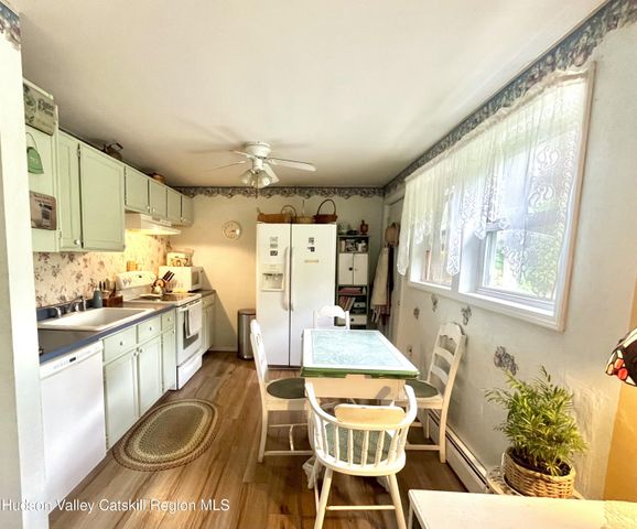28 John Carle, Saugerties, NY 12477