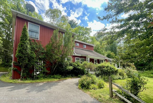 28 John Carle, Saugerties, NY 12477