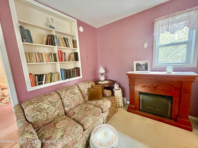 28 John Carle, Saugerties, NY 12477